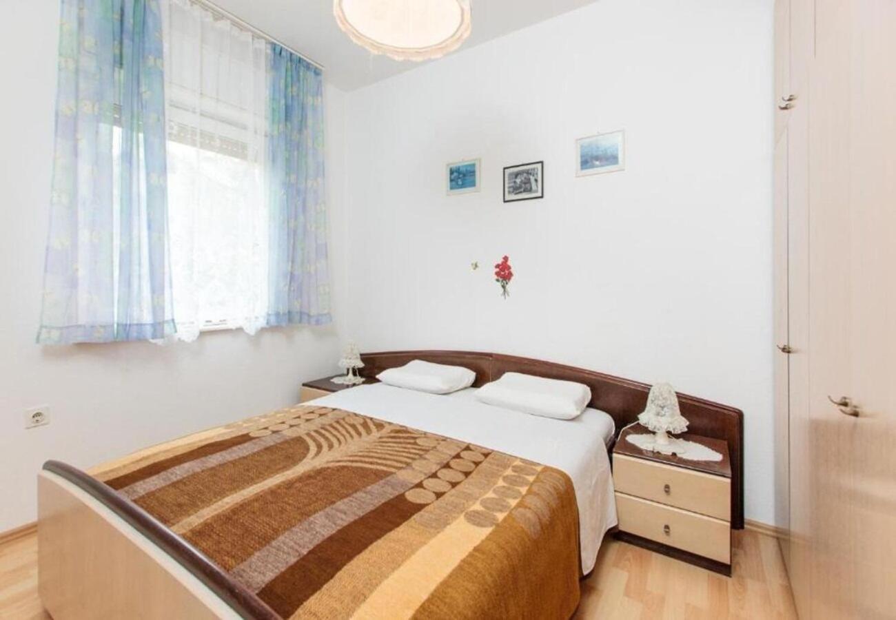 פודסטראנה Apartment Knez 1 - 50 M From Beach מראה חיצוני תמונה